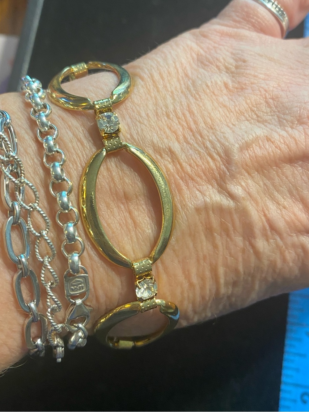 Vintage Avon Gold-ToneOval Link Bracelet 2009 Collection